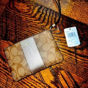 Coach wristlet NWT khaki platinum